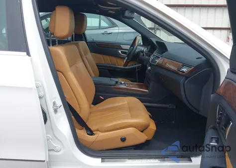 2013 Mercedes-Benz E 350 z USA, uszkodzony, nr VIN WDDHF5KB6DA682949